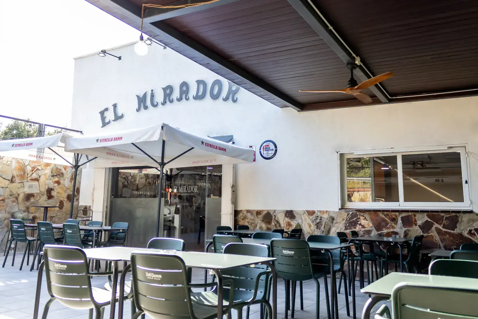La fachada de El Mirador Gallego